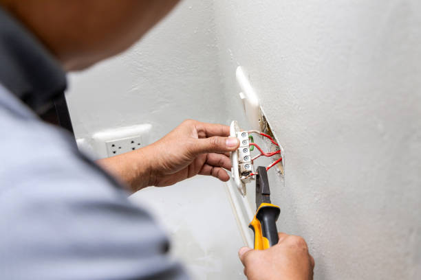Best Commercial Electrician Services  in Santa Clara, OR